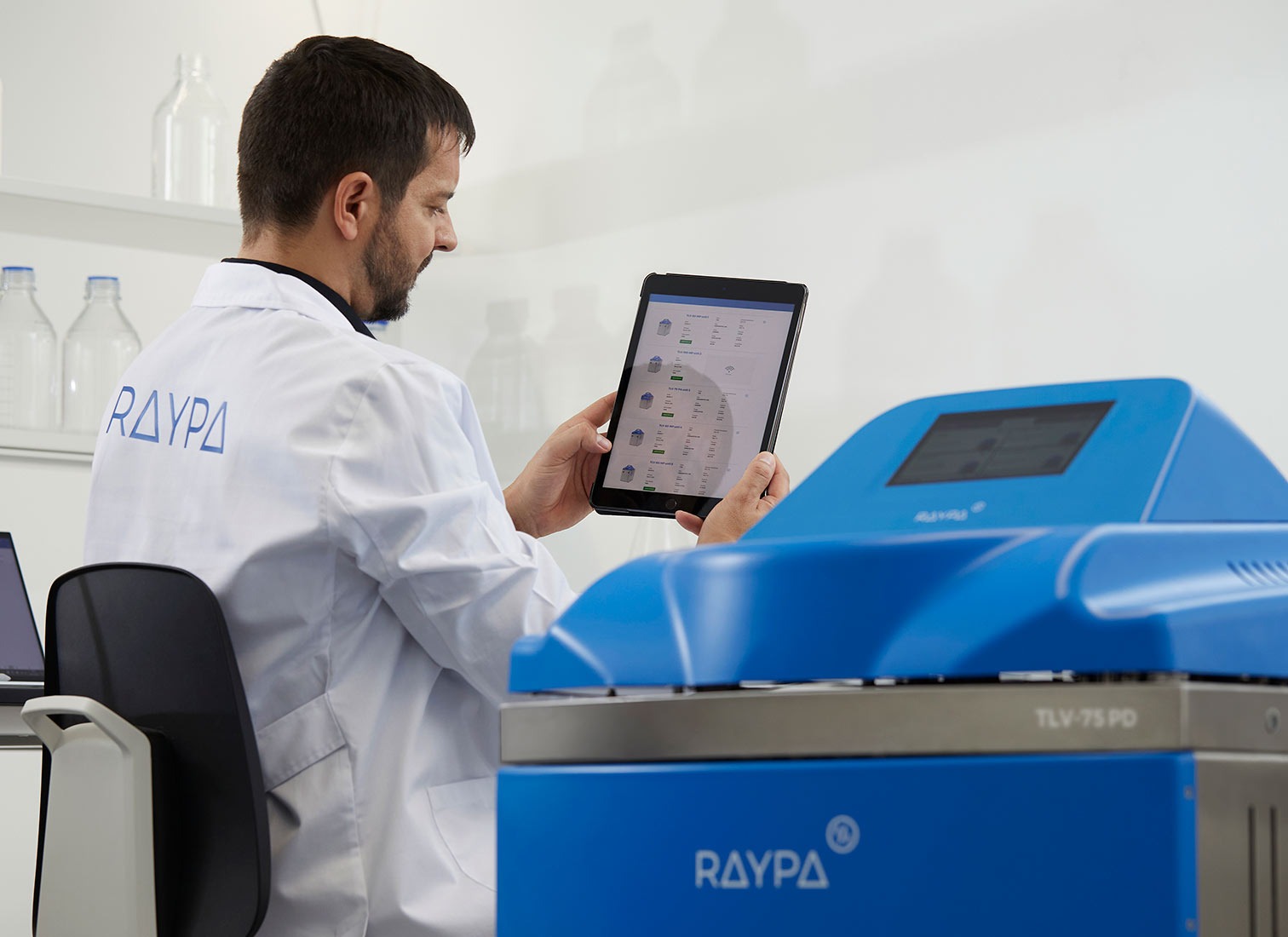 Autoclavi verticali con sistema di super asciugatura 15 Connettività basata sul cloud e supporto tecnico avanzato RAYPA